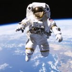 Un inesperado fallo en los guantes no detiene la historia: la caminata espacial totalmente femenina de NASA destaca los desafíos de la tecnología clásica